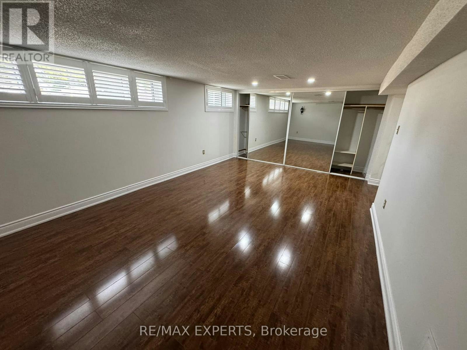 16 Bridgenorth Crescent, Toronto, ON, M9V 2M3 - 4