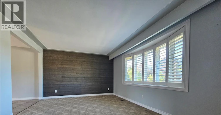 8 Coventry Drive, Kitchener, ON, N2A 1N3 - 3