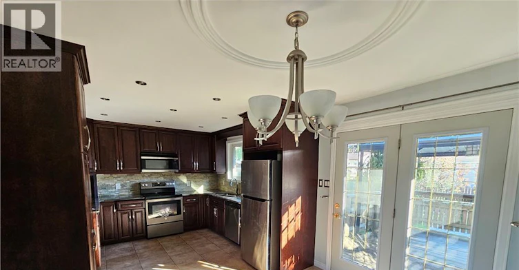 8 Coventry Drive, Kitchener, ON, N2A 1N3 - 4