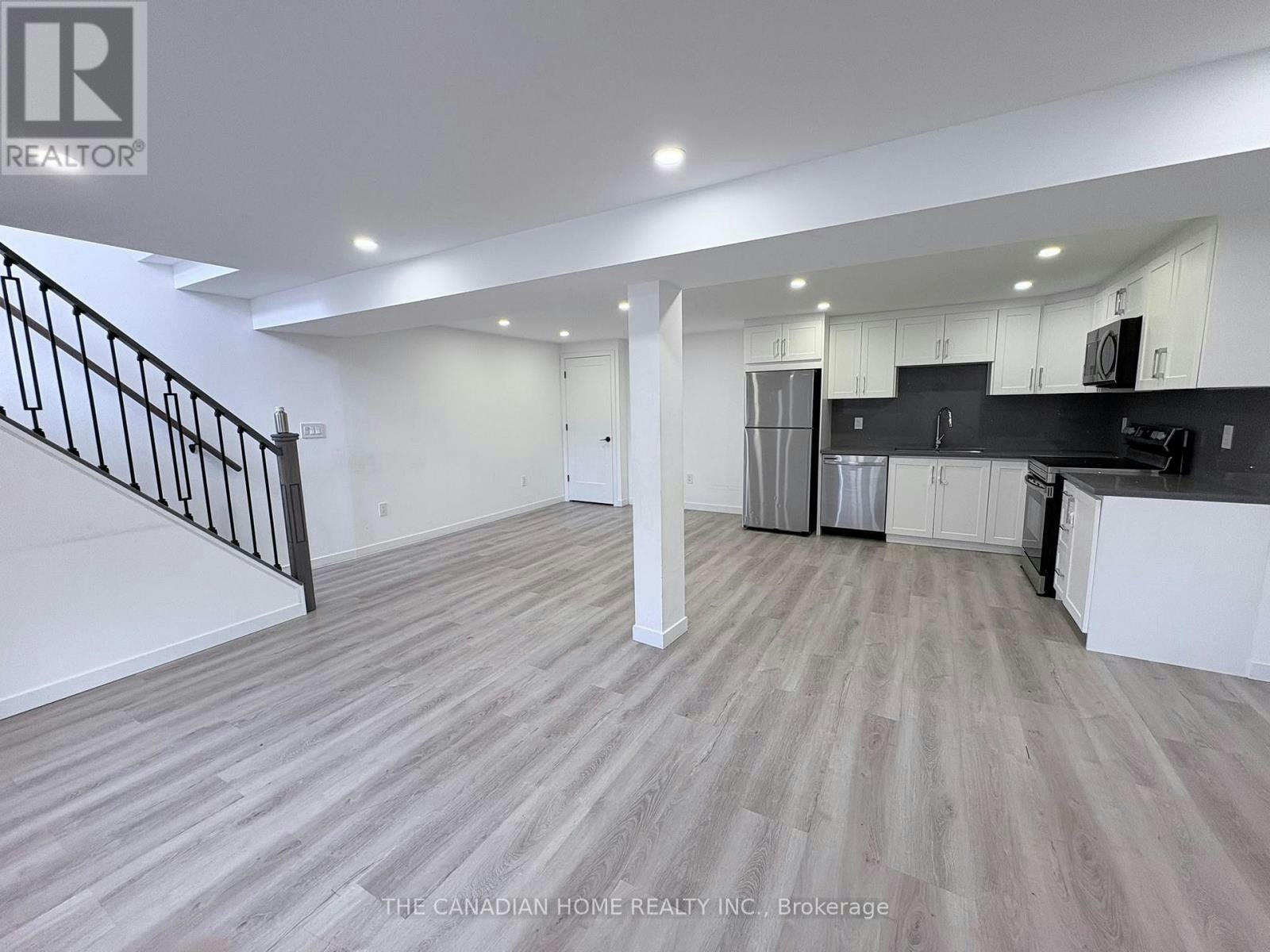 2-63 Champlain Avenue, Hamilton, ON, L8G 2H5 - 3