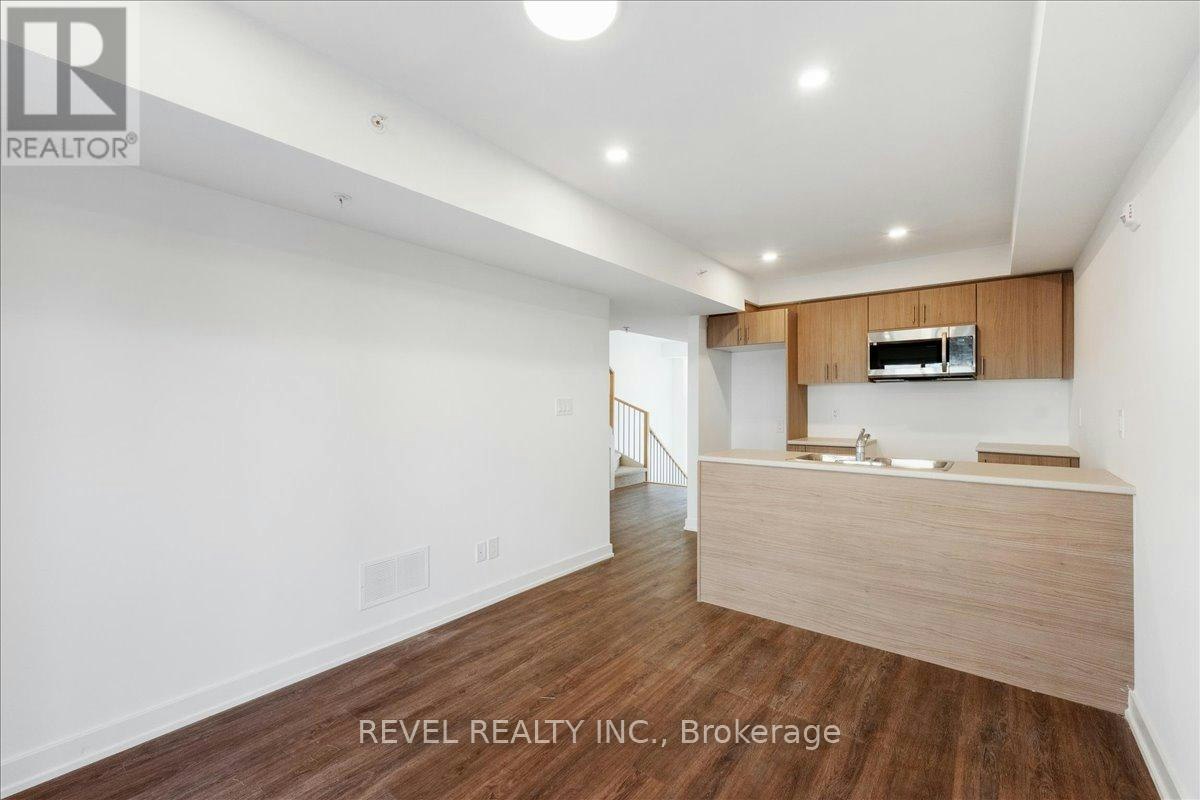 7-200 Railway Engine House Way, Whitby, ON, L1N 0P7 - 20