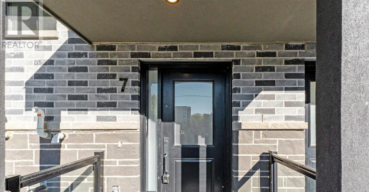 7-200 Railway Engine House Way, Whitby, ON, L1N 0P7 - 3