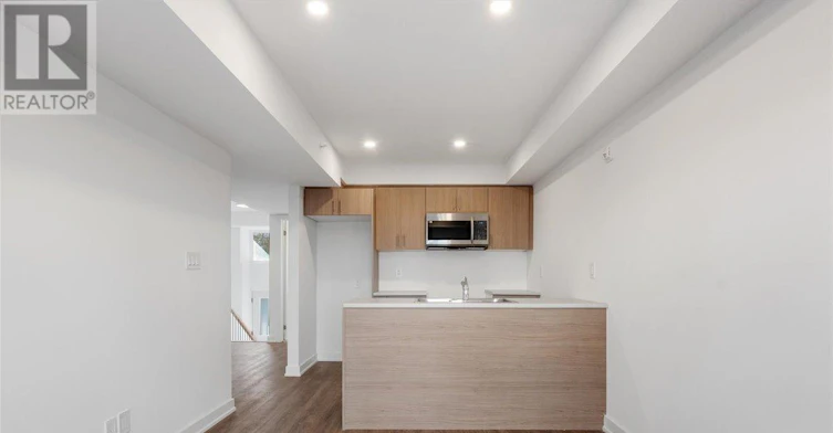 7-200 Railway Engine House Way, Whitby, ON, L1N 0P7 - 19