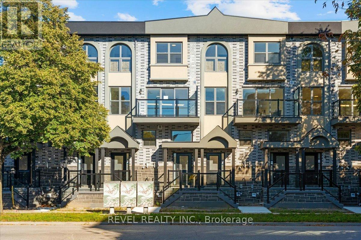 7-200 Railway Engine House Way, Whitby, ON, L1N 0P7
