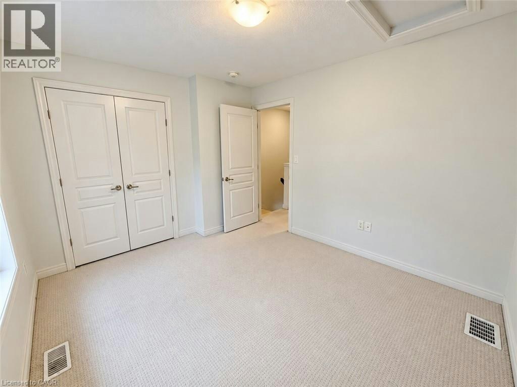 9 Hyde Park Mews, Kitchener, ON, N2H 0B2 - 10