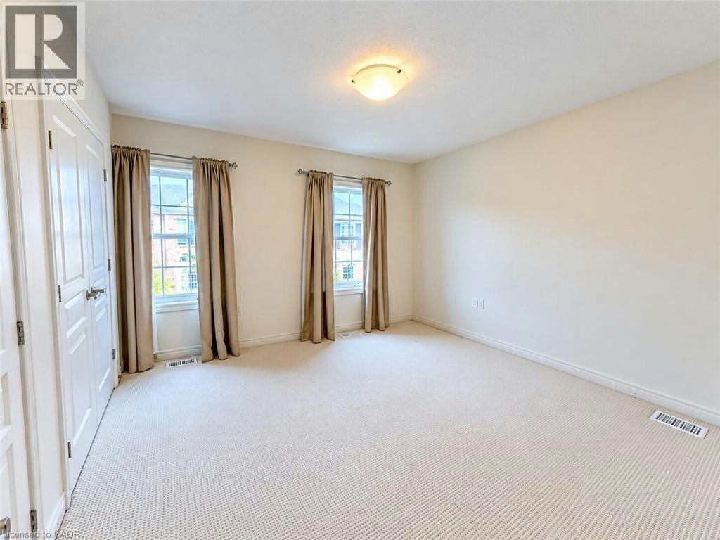 9 Hyde Park Mews, Kitchener, ON, N2H 0B2 - 12