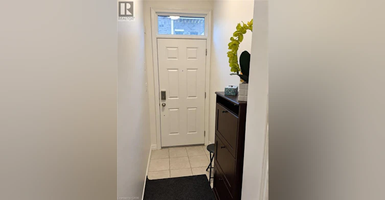 9 Hyde Park Mews, Kitchener, ON, N2H 0B2 - 2