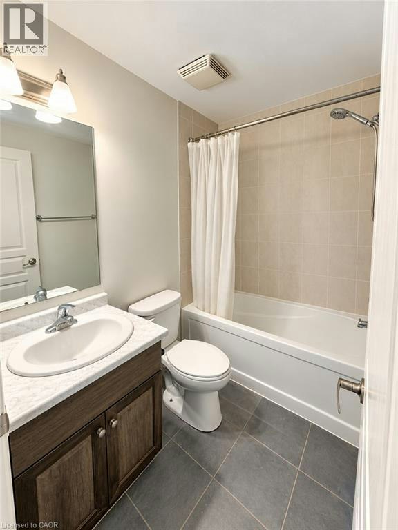 9 Hyde Park Mews, Kitchener, ON, N2H 0B2 - 6