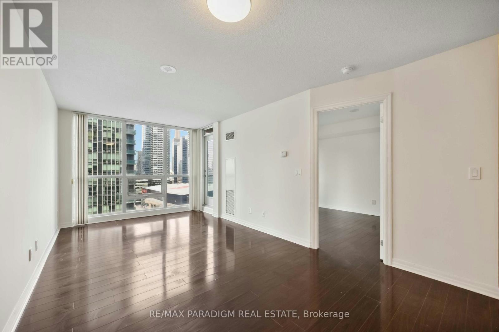 1713-16 Yonge Street, Toronto, ON, M5E 2A1 - 9