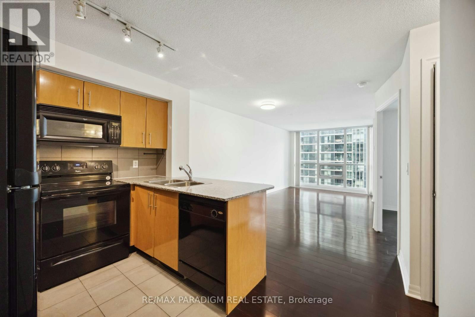 1713-16 Yonge Street, Toronto, ON, M5E 2A1 - 11