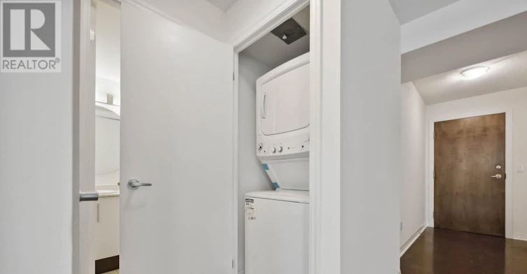 1713-16 Yonge Street, Toronto, ON, M5E 2A1 - 5