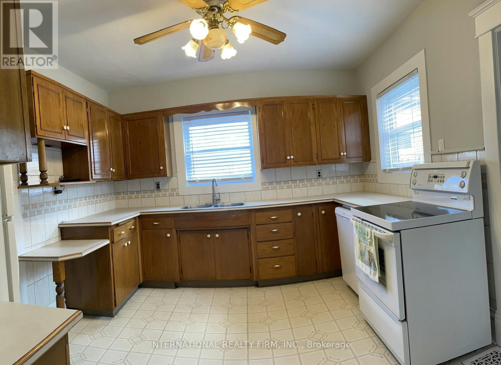 120 St Andrews Street, Cambridge, ON, N1S 1M9