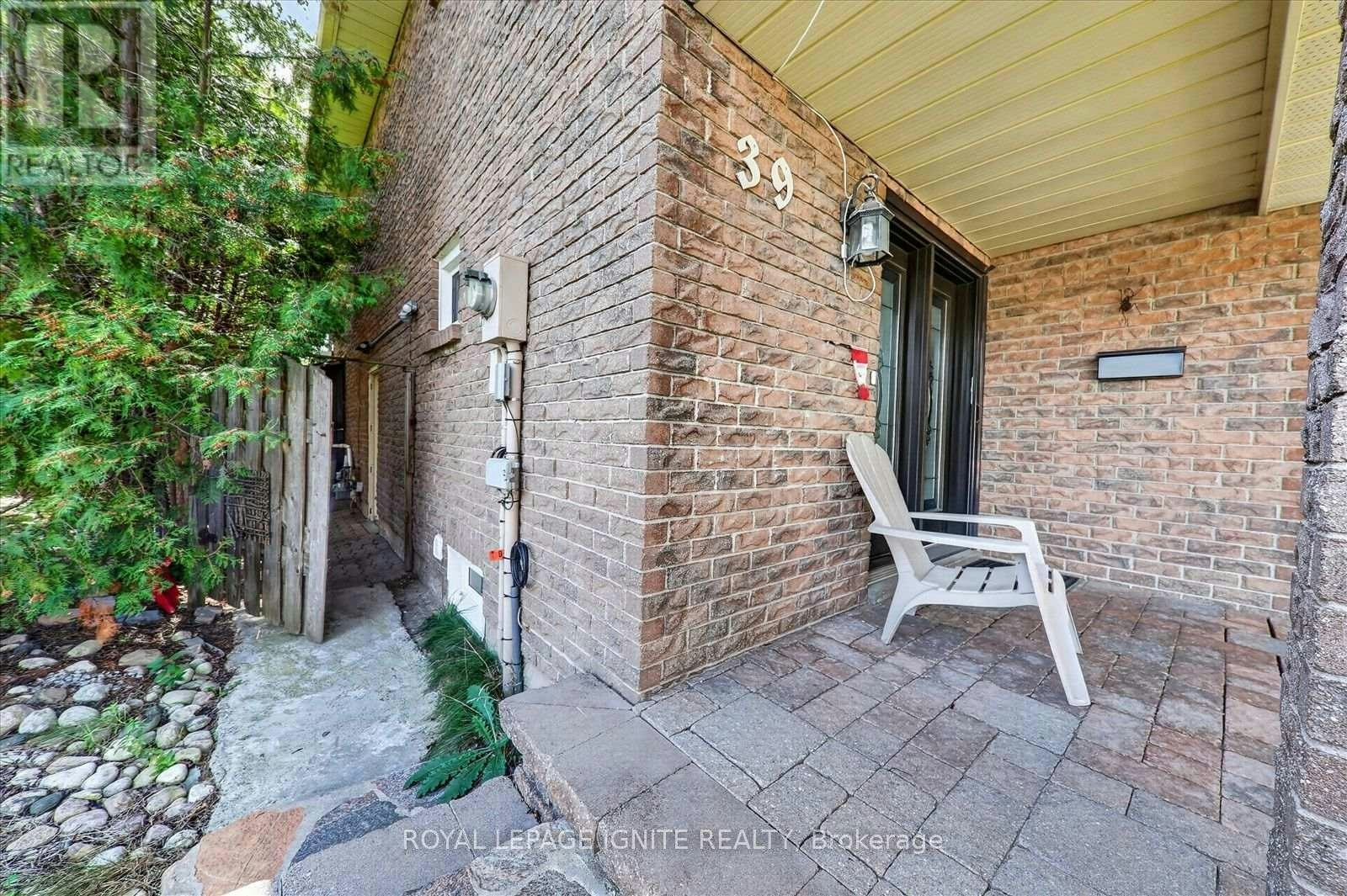 39 Longfellow Court, Whitby, ON, L1N 6V7 - 4