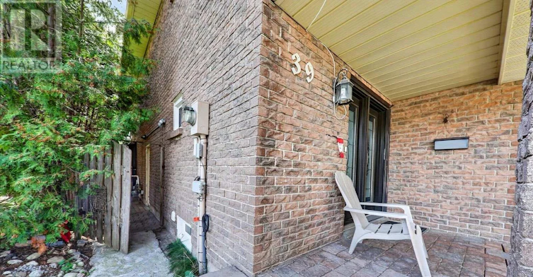 39 Longfellow Court, Whitby, ON, L1N 6V7 - 4