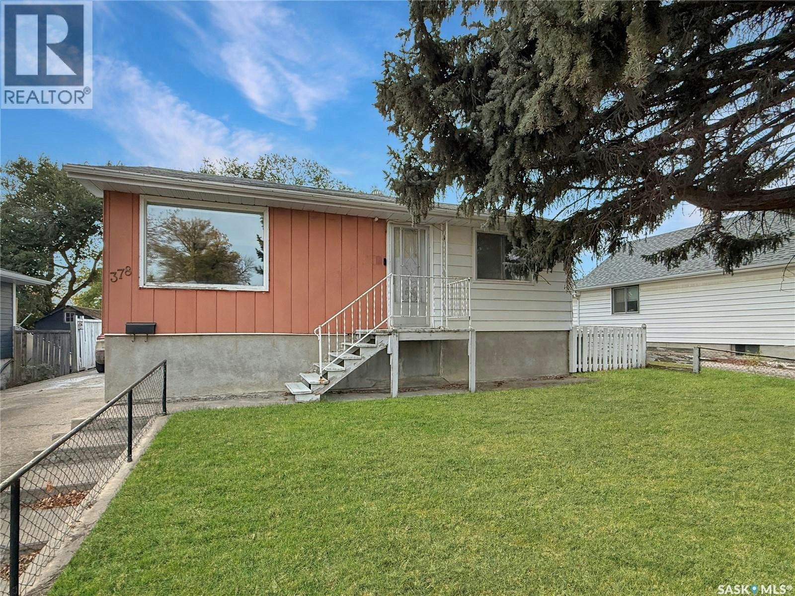378 9th Avenue NW, Swift Current, SK, S9H 1A9