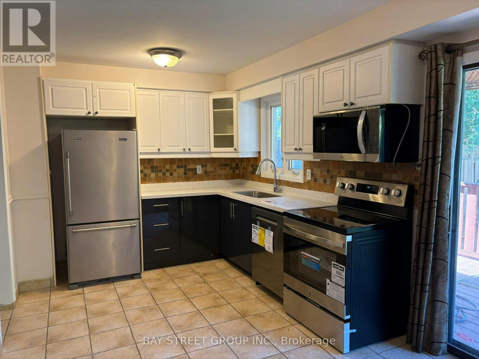 16 Tinti Place, Vaughan, ON, L4J 5B2 - 2