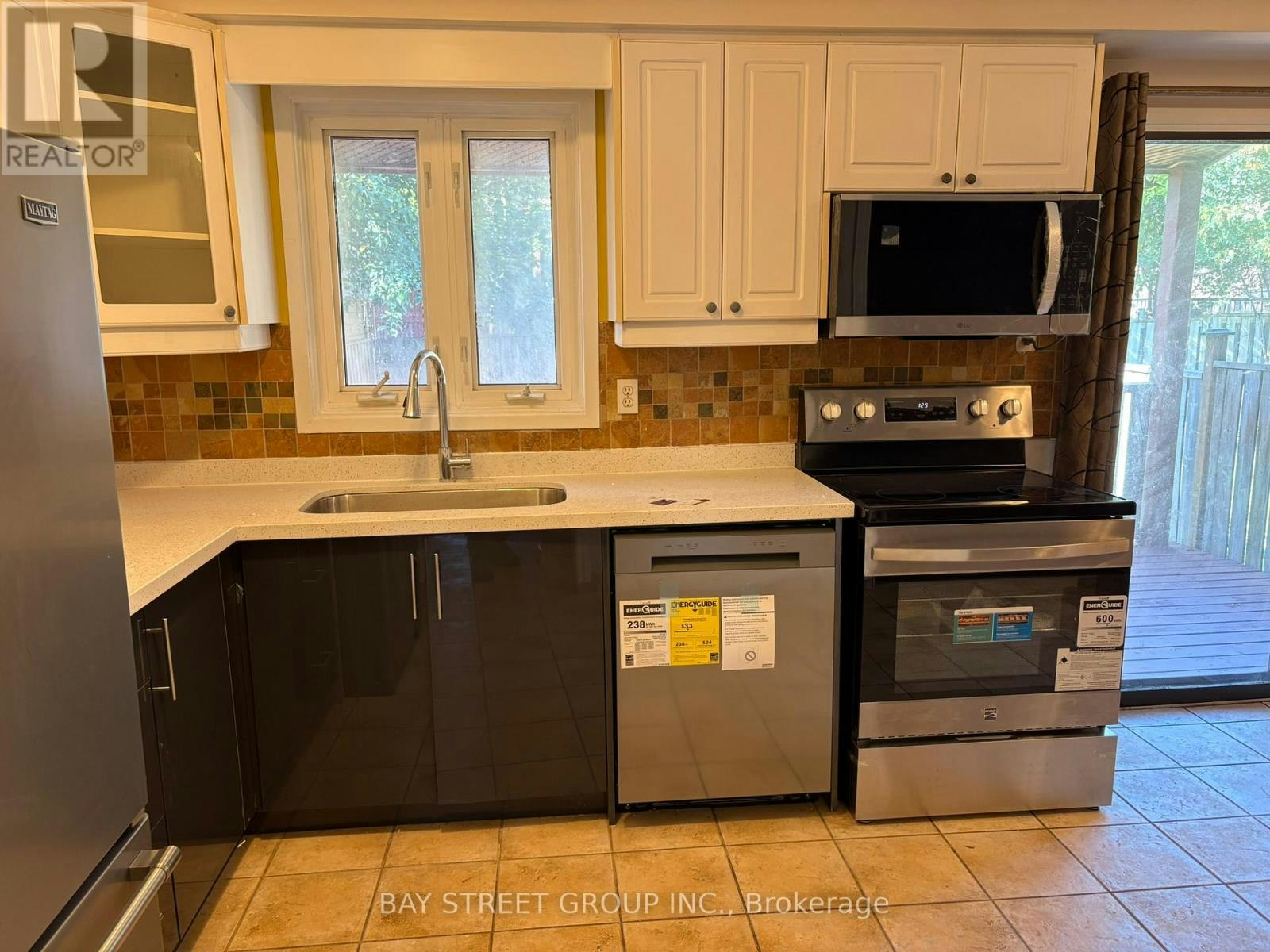 16 Tinti Place, Vaughan, ON, L4J 5B2