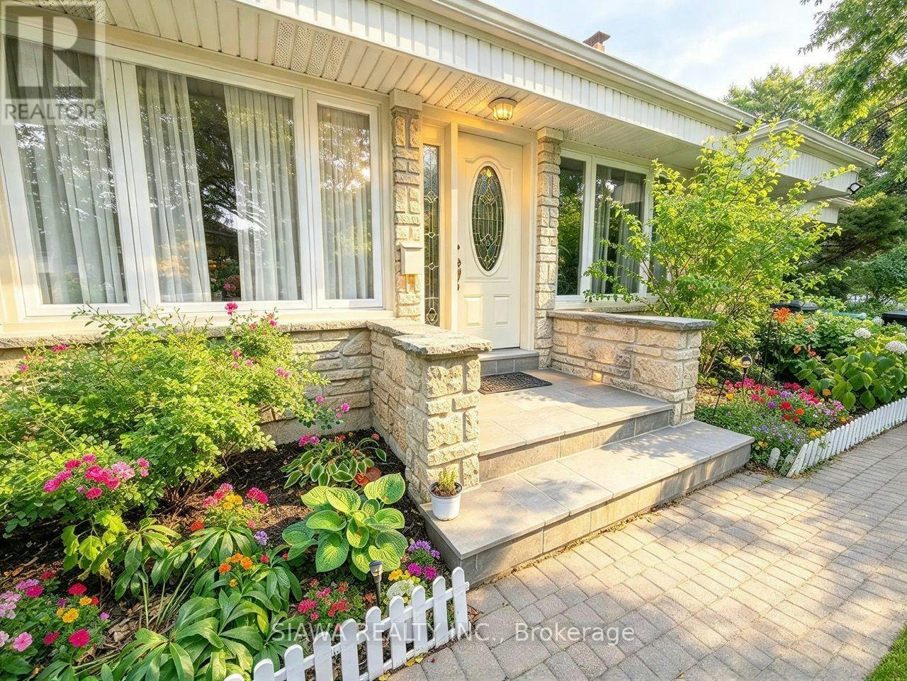 6789 Shelter Bay Road, Mississauga, ON, L5N 1T7