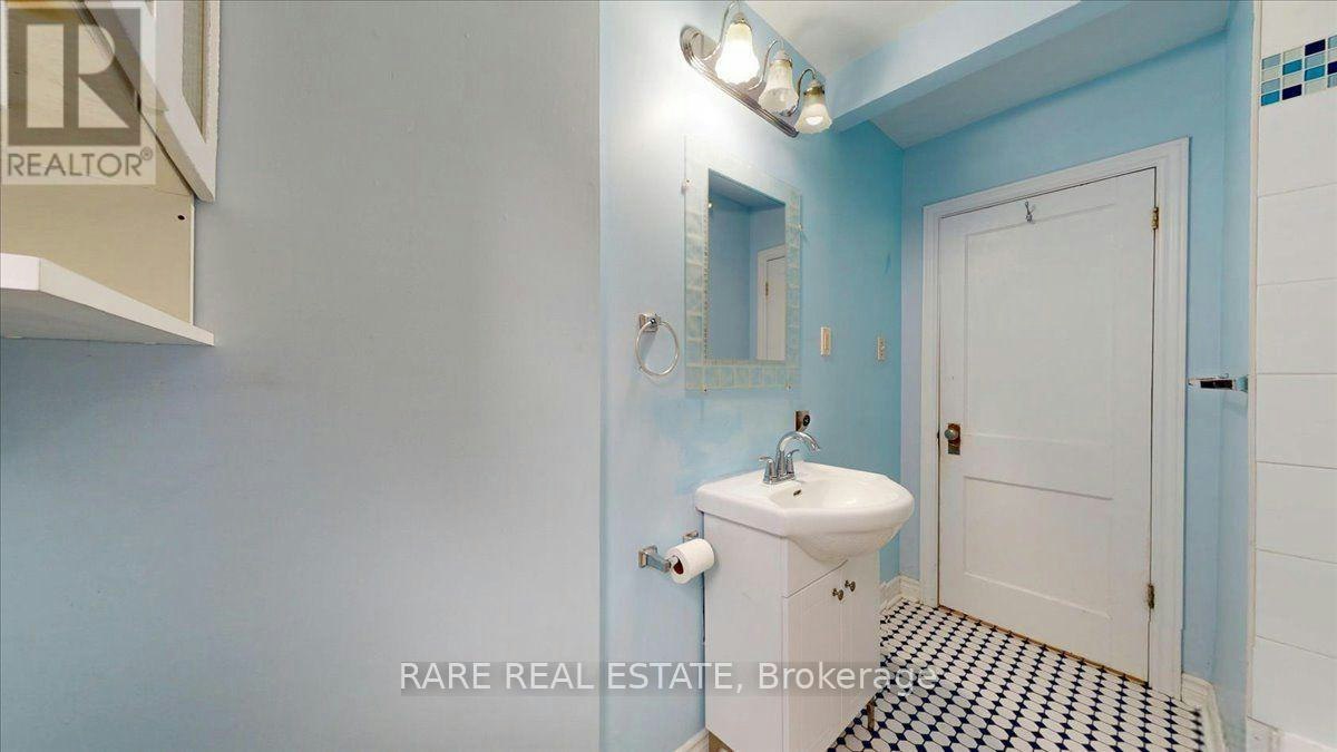 2-8 Balsam Avenue N, Hamilton, ON, L8L 6Y2 - 23