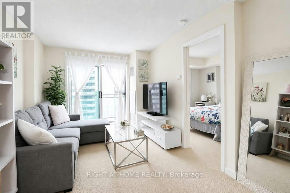 711-138 Somerset Street W, Ottawa, ON, K2P 0A3 - 2