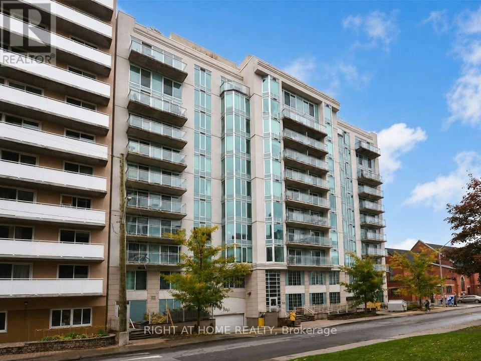 711-138 Somerset Street W, Ottawa, ON, K2P 0A3