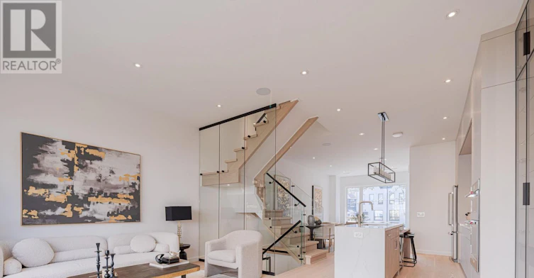 UPPER-40 Morningside Avenue, Toronto, ON, M6S 1C4 - 12