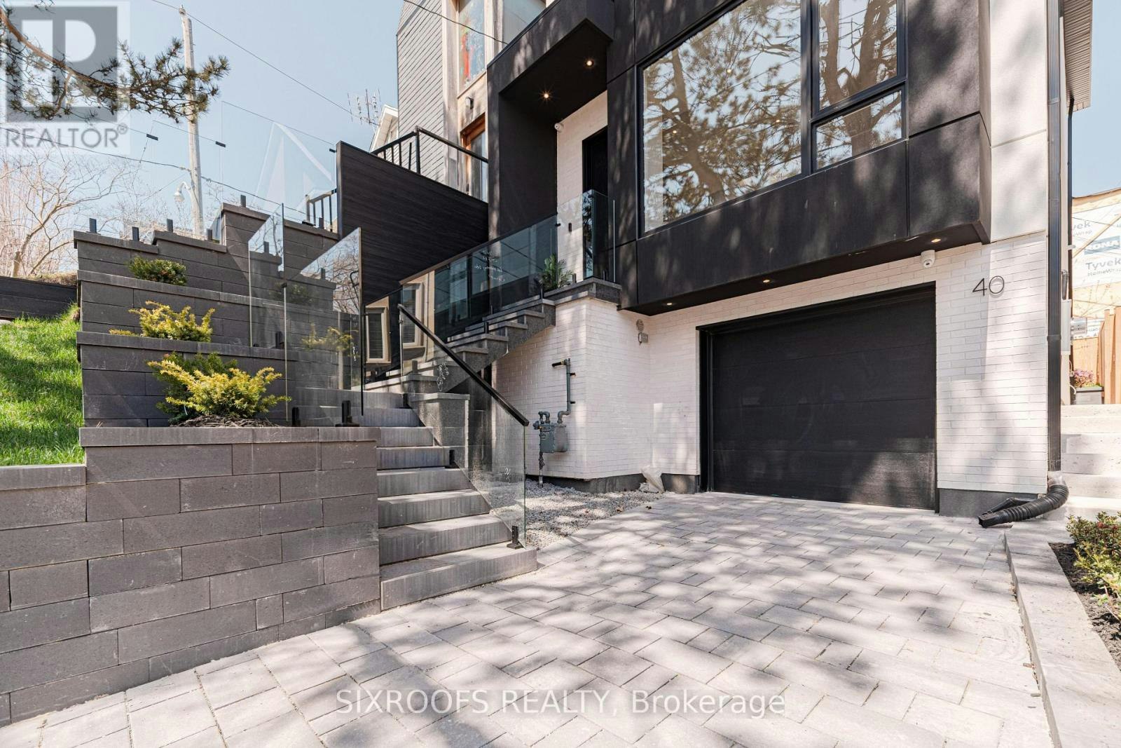 UPPER-40 Morningside Avenue, Toronto, ON, M6S 1C4 - 2