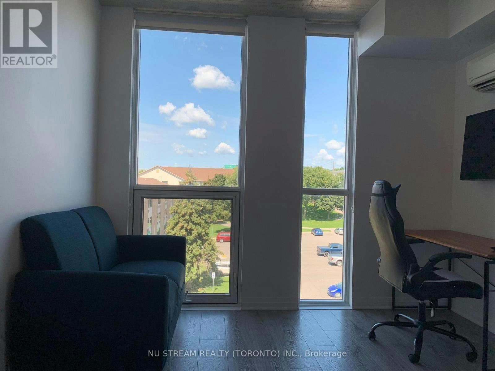 423-1900 Simcoe Street N, Oshawa, ON, L1G 4Y3 - 3
