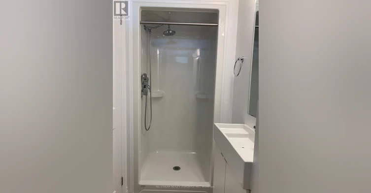423-1900 Simcoe Street N, Oshawa, ON, L1G 4Y3 - 8