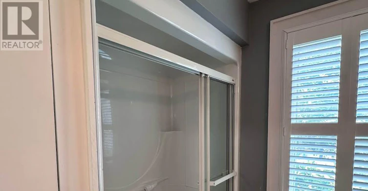 ENSUITE ROOM-3369 St Paul Avenue, Niagara Falls, ON, L2J 2M3 - 9