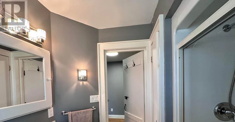ENSUITE ROOM-3369 St Paul Avenue, Niagara Falls, ON, L2J 2M3 - 10