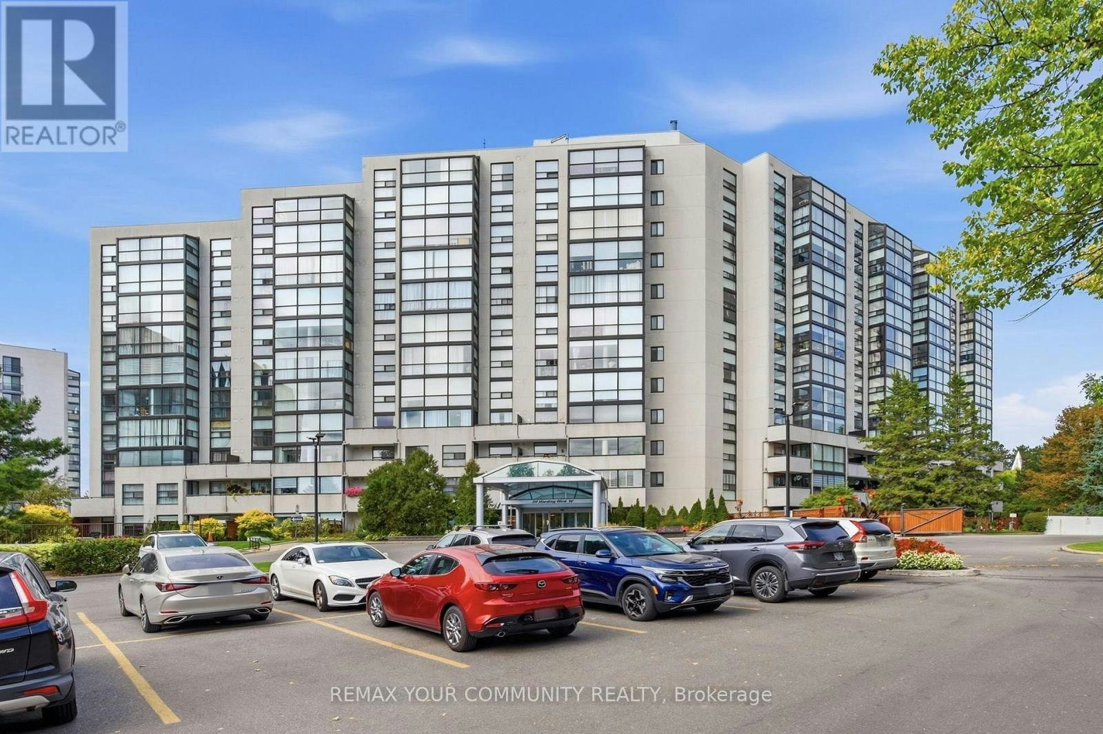 402-20 Harding Boulevard, Richmond Hill, ON, L4C 9S4
