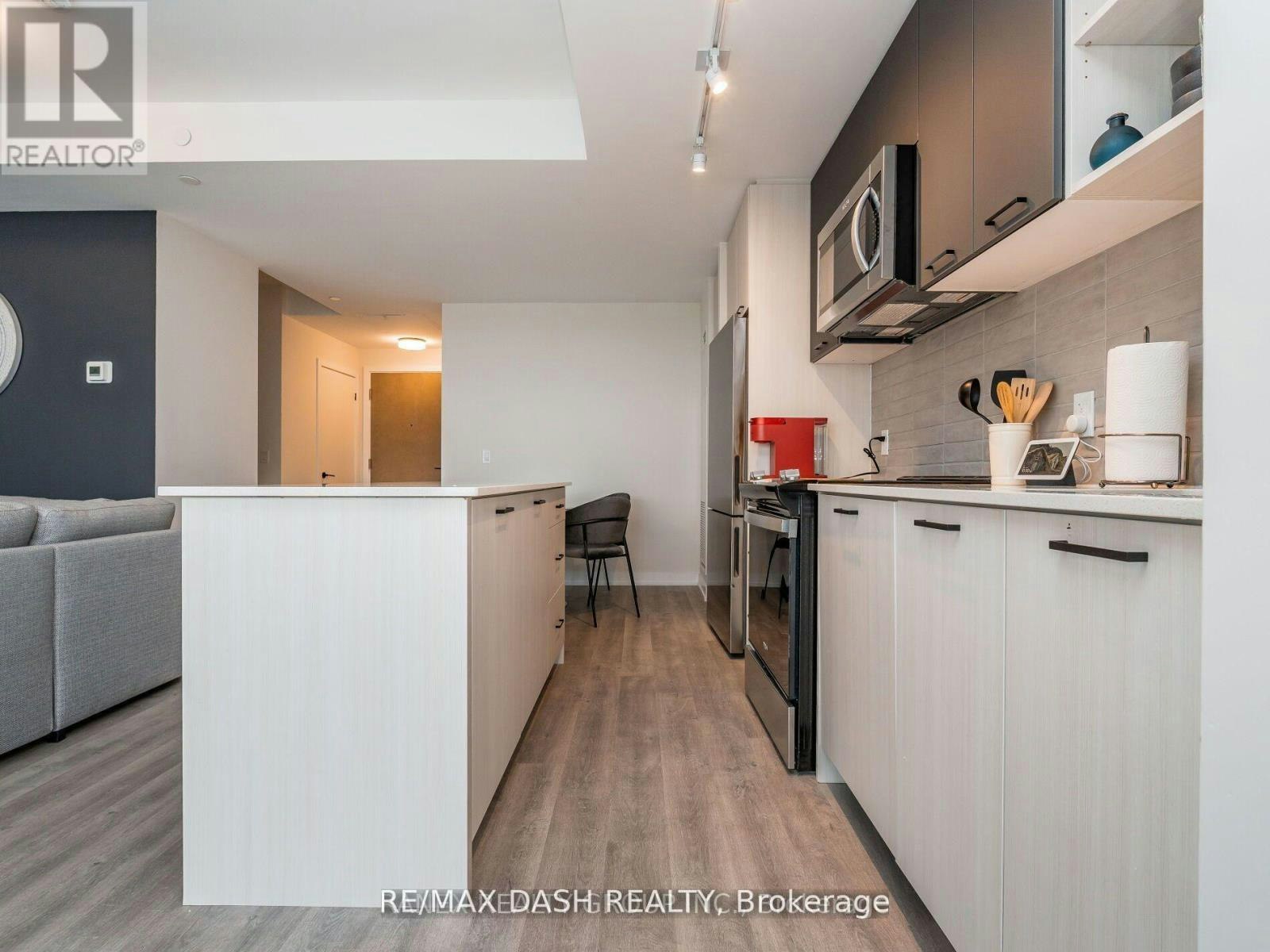 723-2300 St. Clair Avenue W, Toronto, ON, M6N 1K8 - 17