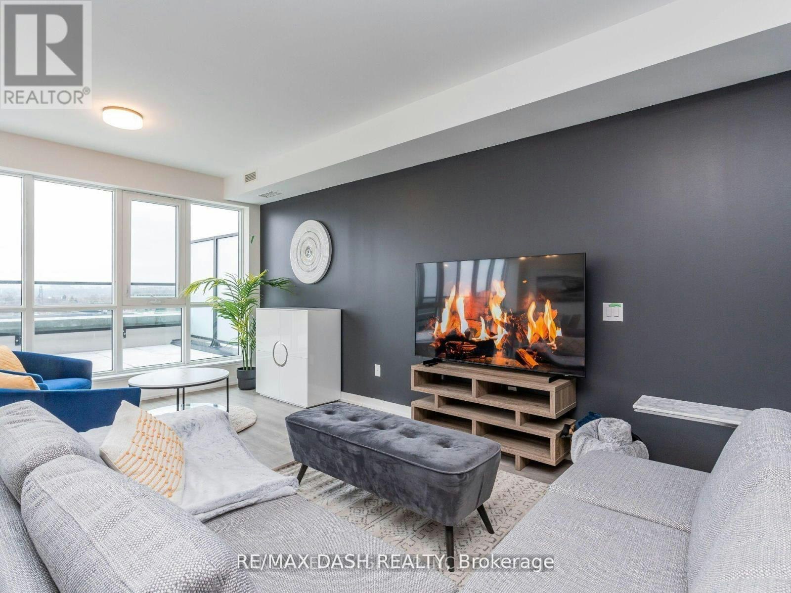 723-2300 St. Clair Avenue W, Toronto, ON, M6N 1K8 - 10