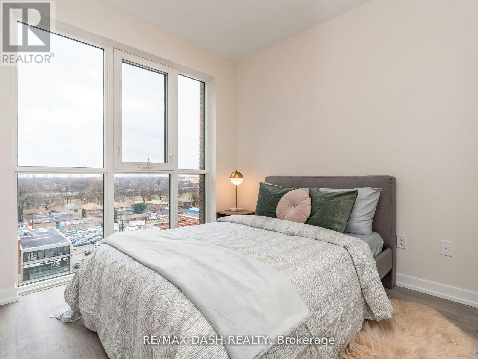 723-2300 St. Clair Avenue W, Toronto, ON, M6N 1K8 - 30