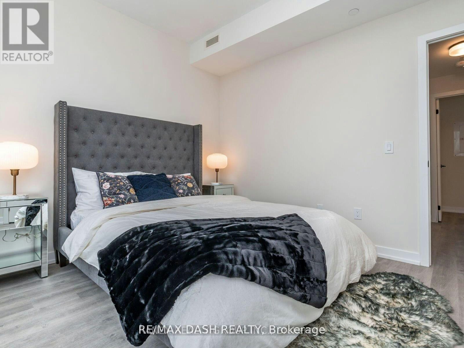 723-2300 St. Clair Avenue W, Toronto, ON, M6N 1K8 - 24