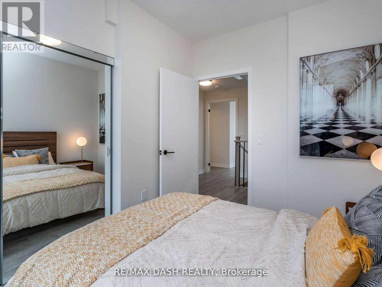 723-2300 St. Clair Avenue W, Toronto, ON, M6N 1K8 - 32