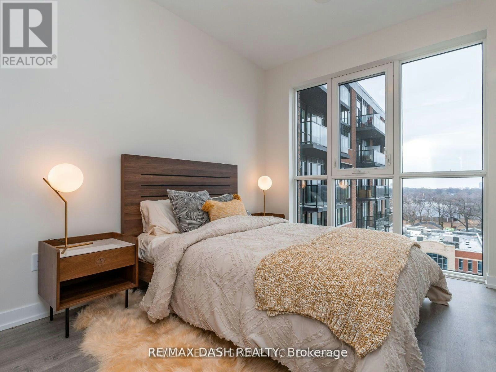 723-2300 St. Clair Avenue W, Toronto, ON, M6N 1K8 - 31