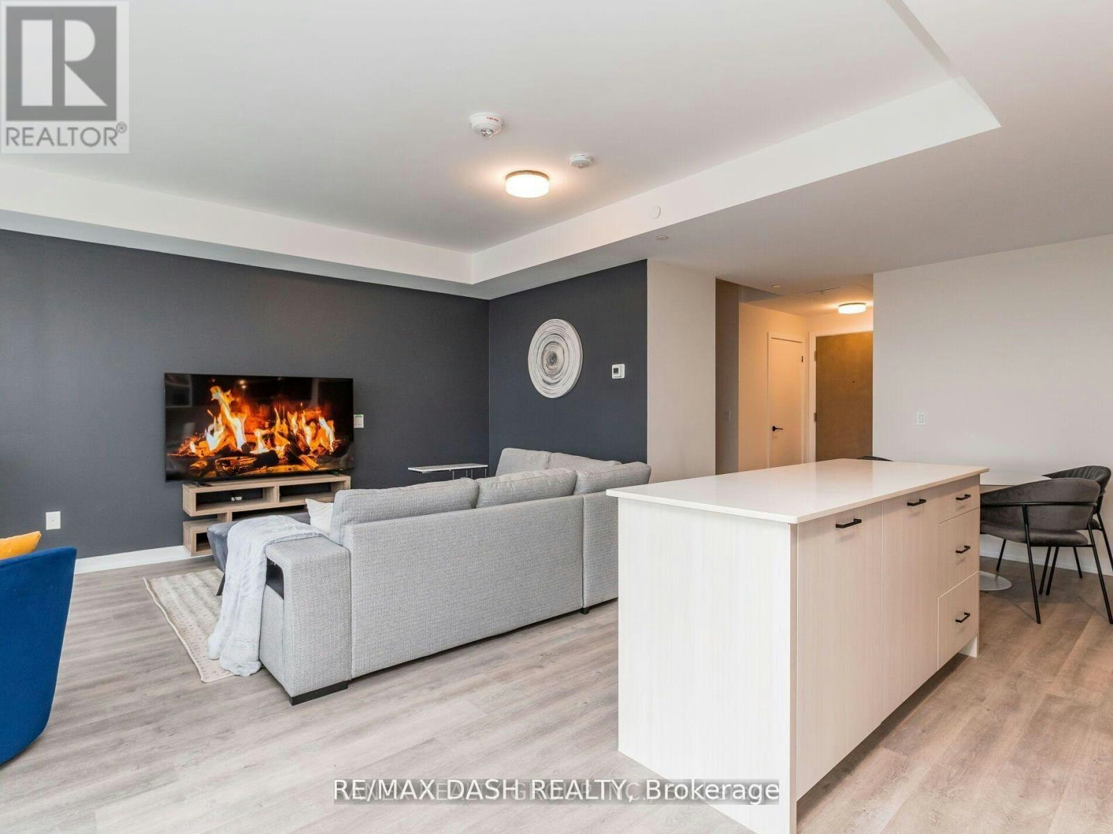 723-2300 St. Clair Avenue W, Toronto, ON, M6N 1K8 - 9