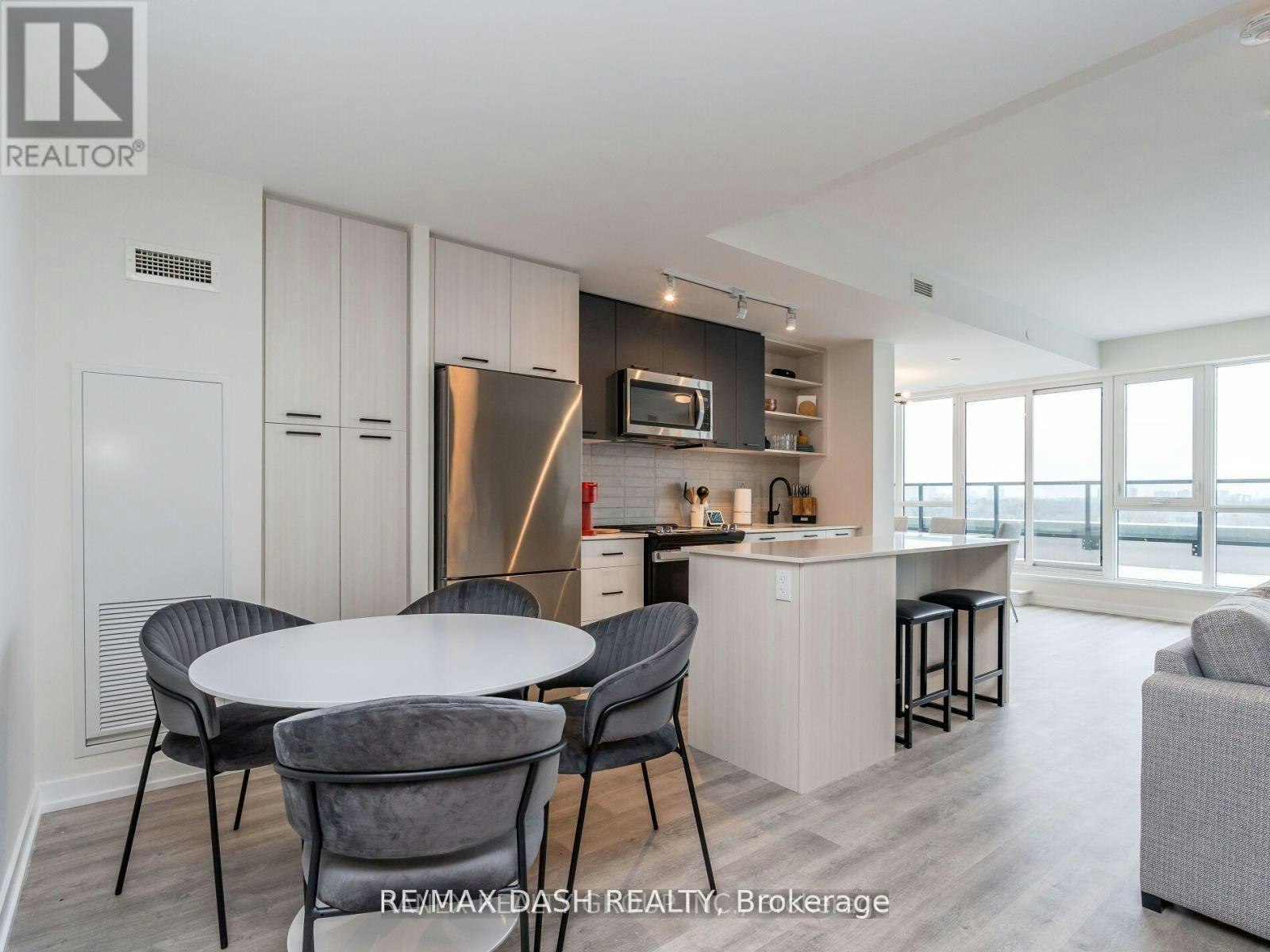 723-2300 St. Clair Avenue W, Toronto, ON, M6N 1K8 - 13