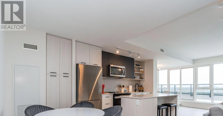 723-2300 St. Clair Avenue W, Toronto, ON, M6N 1K8 - 13