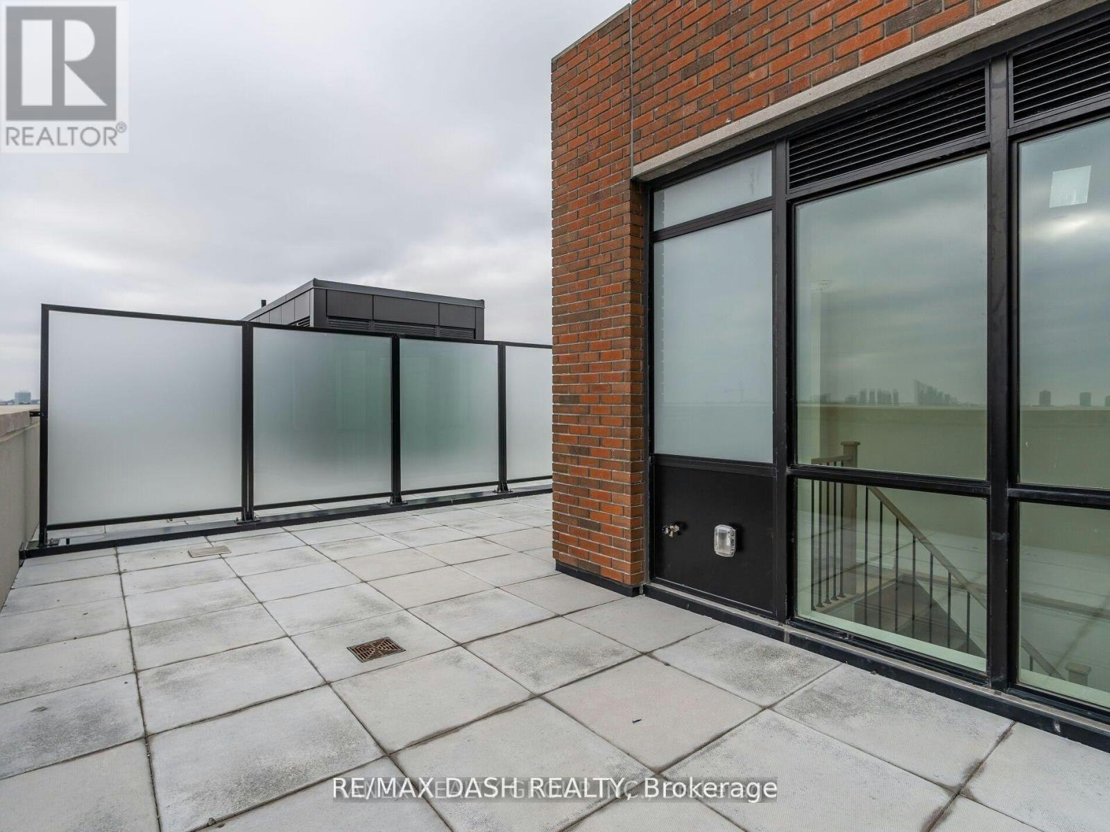 723-2300 St. Clair Avenue W, Toronto, ON, M6N 1K8 - 37