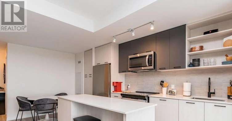 723-2300 St. Clair Avenue W, Toronto, ON, M6N 1K8 - 16