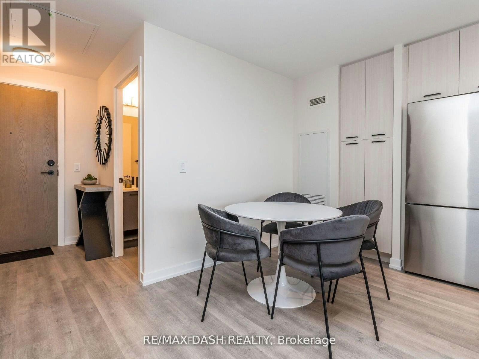 723-2300 St. Clair Avenue W, Toronto, ON, M6N 1K8 - 14