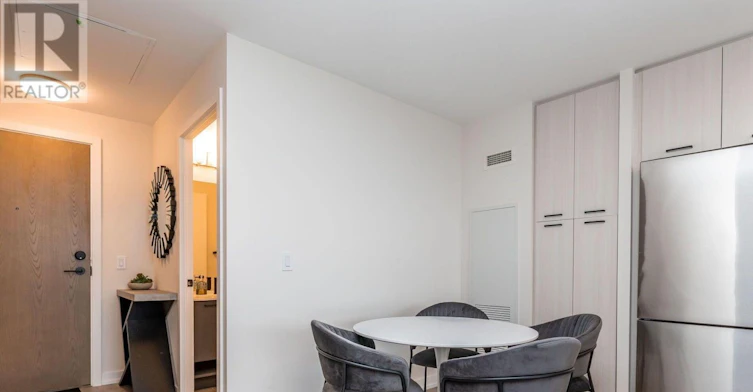 723-2300 St. Clair Avenue W, Toronto, ON, M6N 1K8 - 14