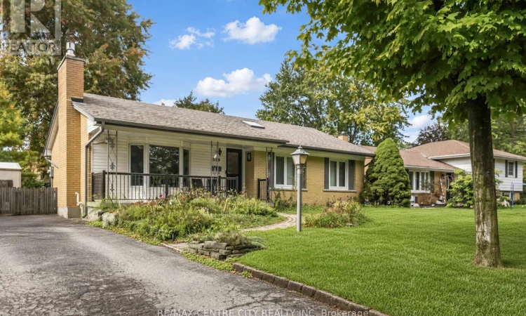 859 Dalkeith Crescent