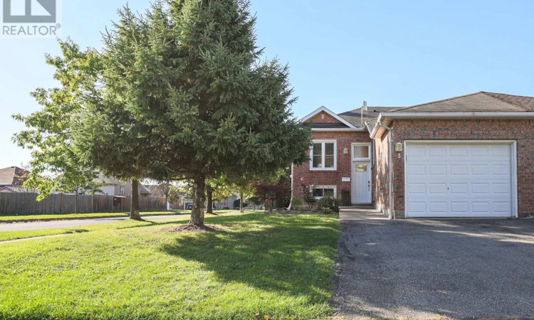 3 Jackson Court W