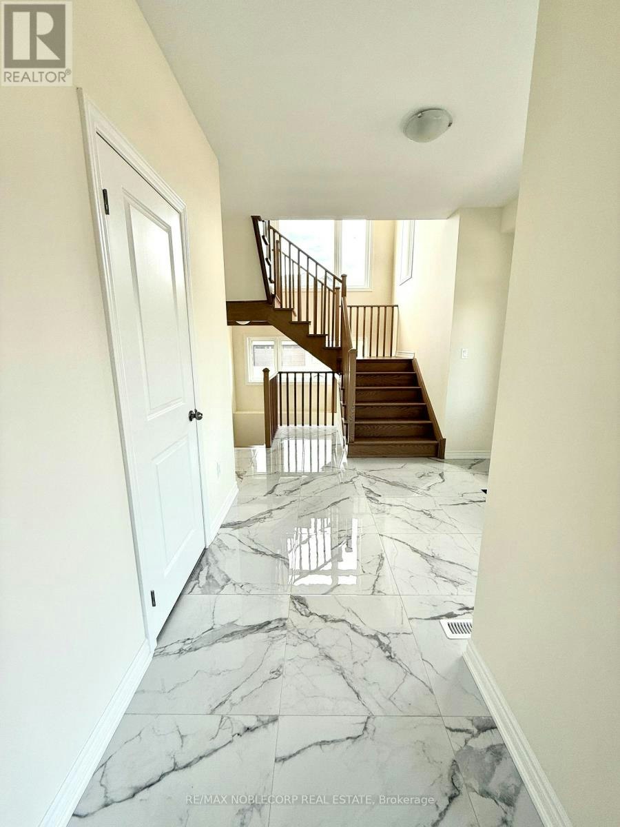 45 Arnold Circle, Brampton, ON, L7A 5M2 - 5
