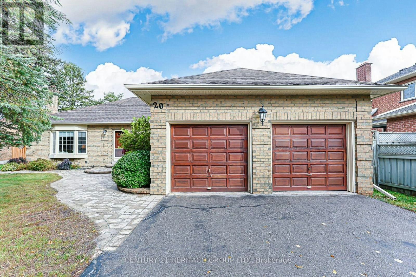 20 Simmons Crescent, Aurora, ON, L4G 6B5