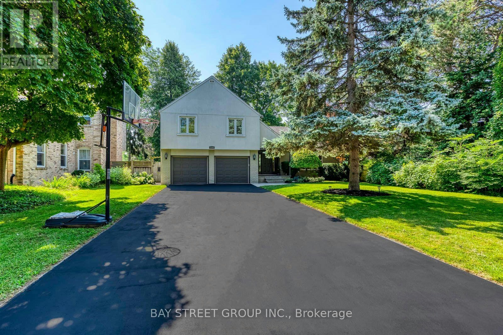 2234 Bennington Gate, Oakville, ON, L6J 5Z5